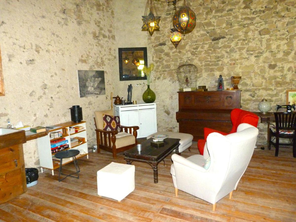 Chambres D'Hotes La Fougeraie Malvieres Экстерьер фото